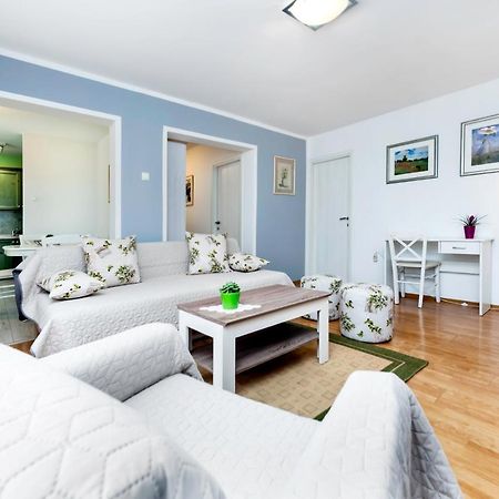 Apartman Oly Rovigno Esterno foto