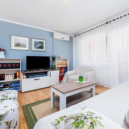 Apartman Oly Rovigno Esterno foto