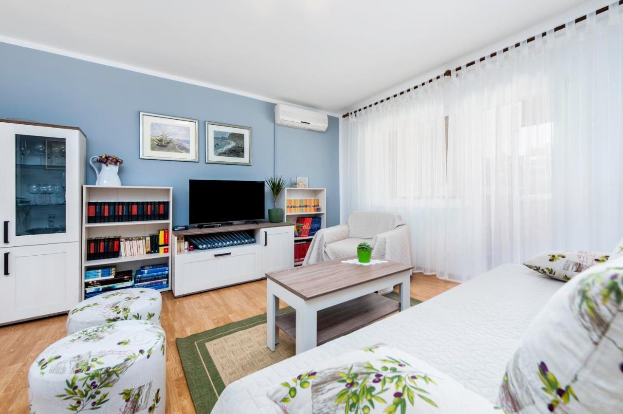 Apartman Oly Rovigno Esterno foto