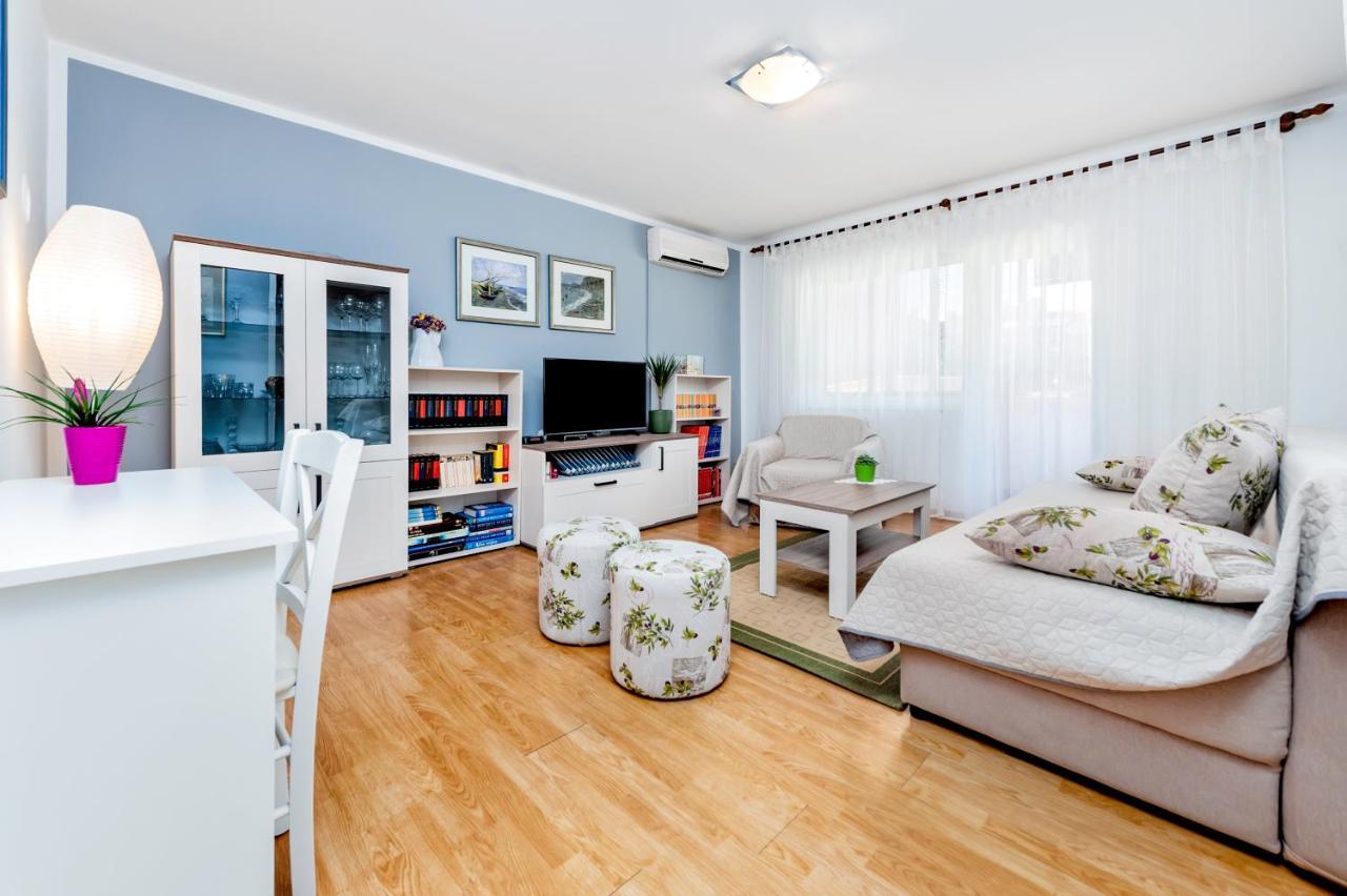Apartman Oly Rovigno Esterno foto
