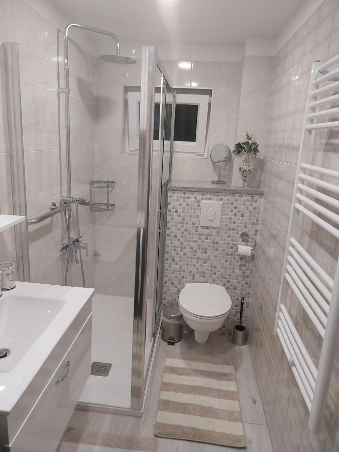 Apartman Oly Rovigno Esterno foto