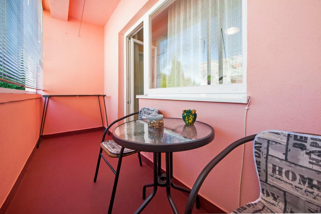 Apartman Oly Rovigno Esterno foto