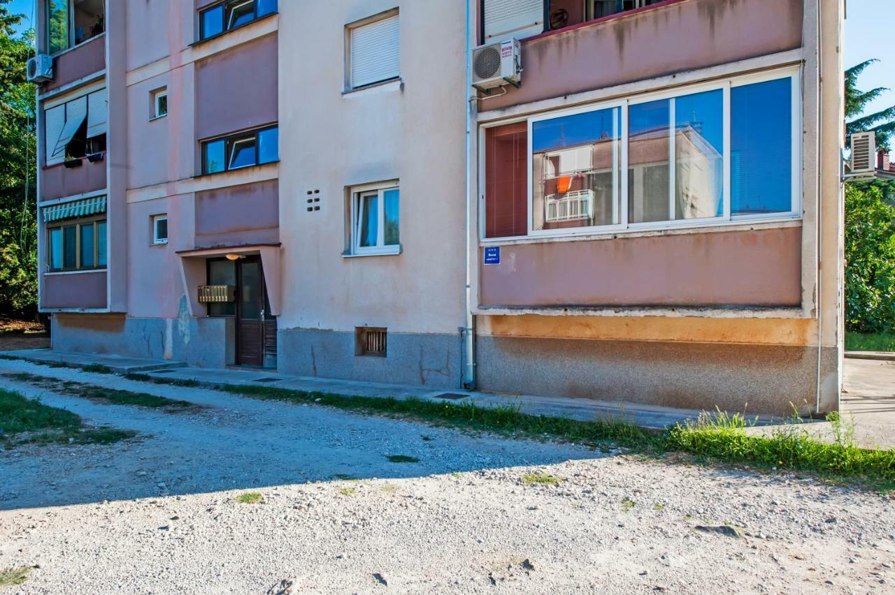 Apartman Oly Rovigno Esterno foto